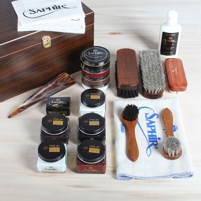 Saphir shoe kit
